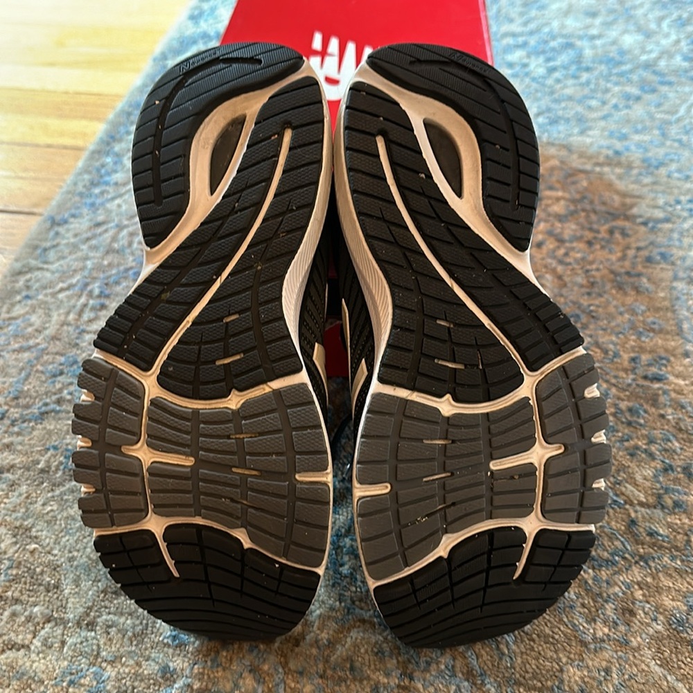 New Balance Black Women's 860K Running Shoes - Picture 8 of 9